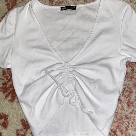 white crop top from zara - Picture 1 of 2